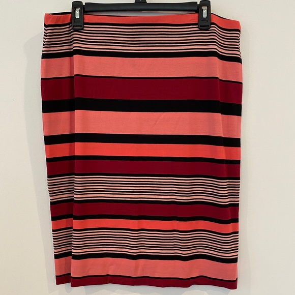 LOFT Dresses & Skirts - Loft Black Striped Stretch Pencil Skirt
